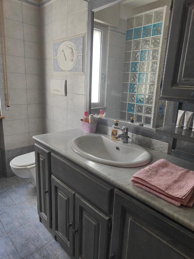 Lara'S House Apartment Верона Екстериор снимка