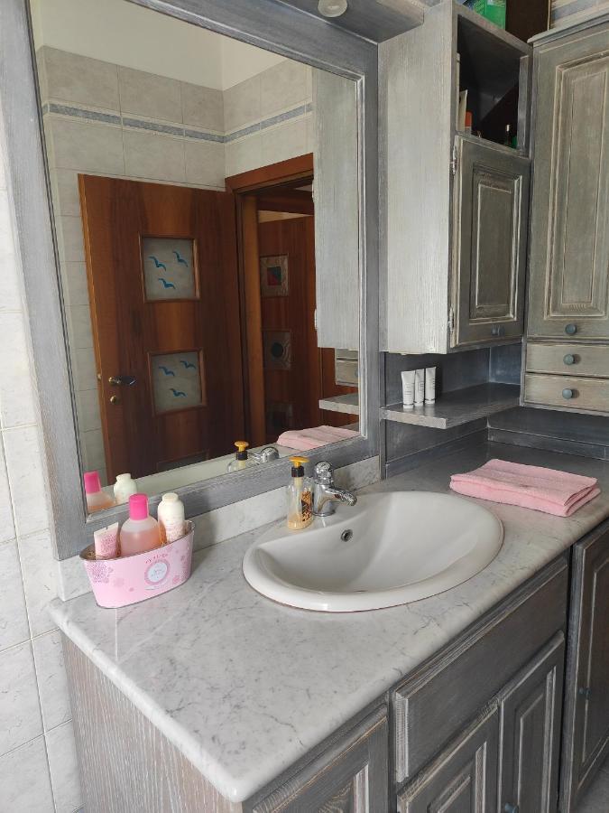 Lara'S House Apartment Верона Екстериор снимка