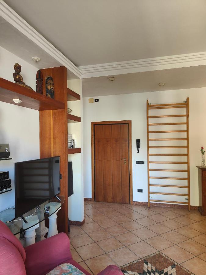Lara'S House Apartment Верона Екстериор снимка